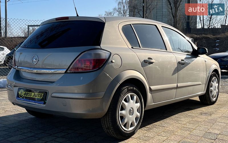 Хэтчбек Opel Astra 2006 в Стрые
