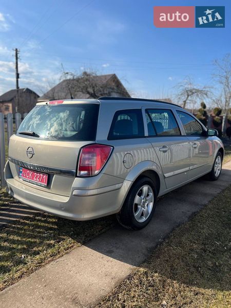 Универсал Opel Astra 2009 в Калуше