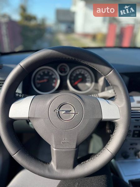 Универсал Opel Astra 2009 в Калуше