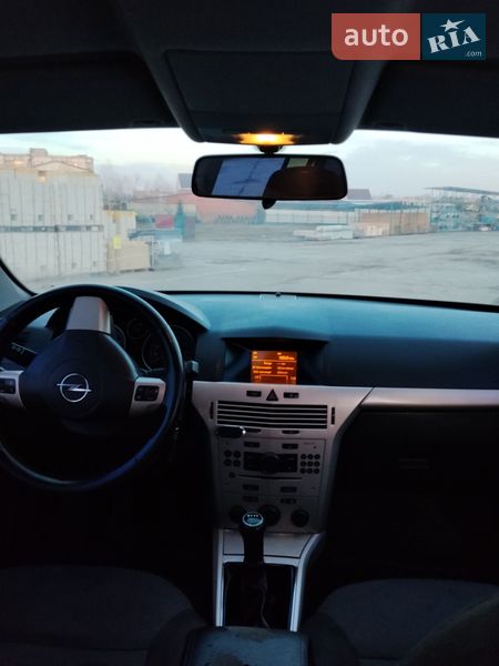 Седан Opel Astra 2008 в Первомайске
