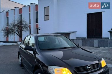 Седан Opel Astra 2008 в Вараше