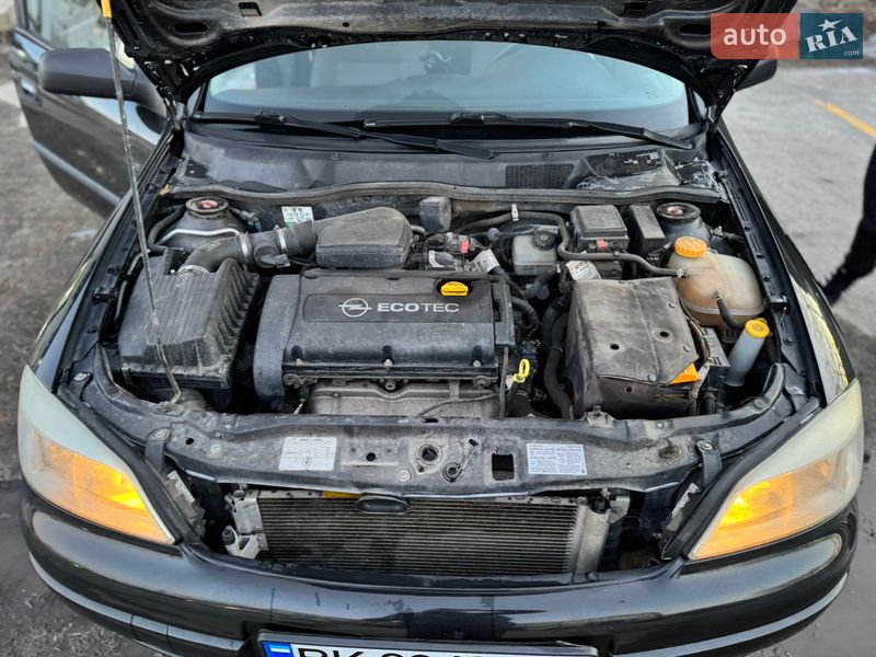 Седан Opel Astra 2008 в Вараше