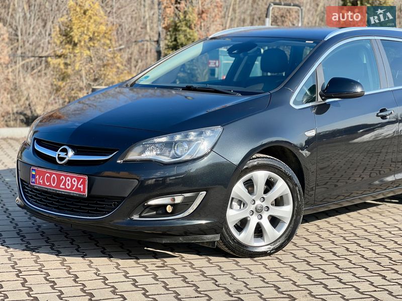 Универсал Opel Astra 2014 в Ивано-Франковске
