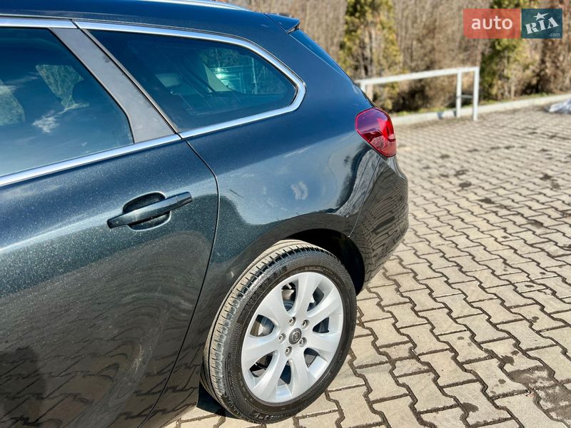Универсал Opel Astra 2014 в Ивано-Франковске