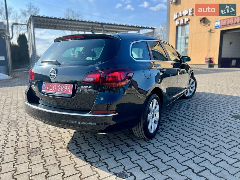 Универсал Opel Astra 2014 в Ивано-Франковске