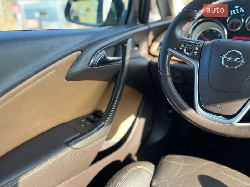 Универсал Opel Astra 2014 в Ивано-Франковске