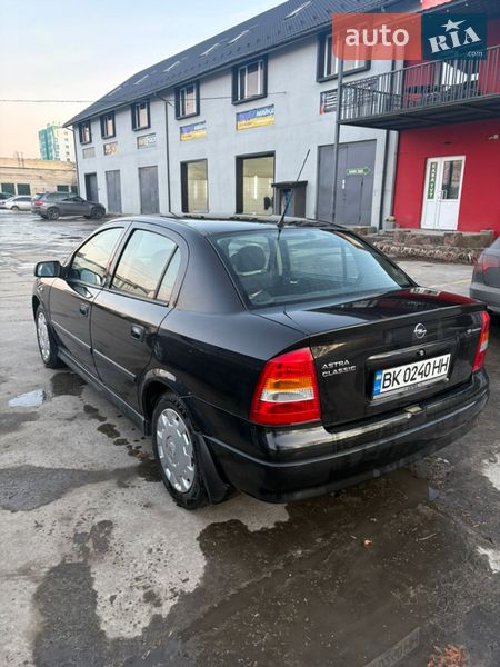 Седан Opel Astra 2008 в Вараше