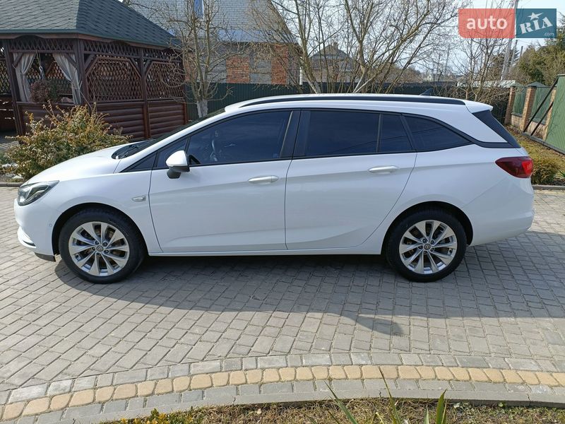 Универсал Opel Astra 2016 в Любомле