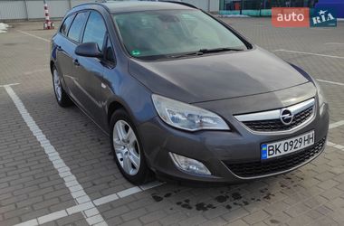 Универсал Opel Astra 2011 в Дубно