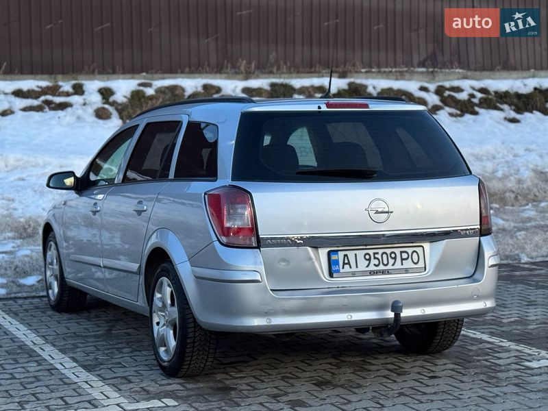 Універсал Opel Astra 2008 в Тернополі