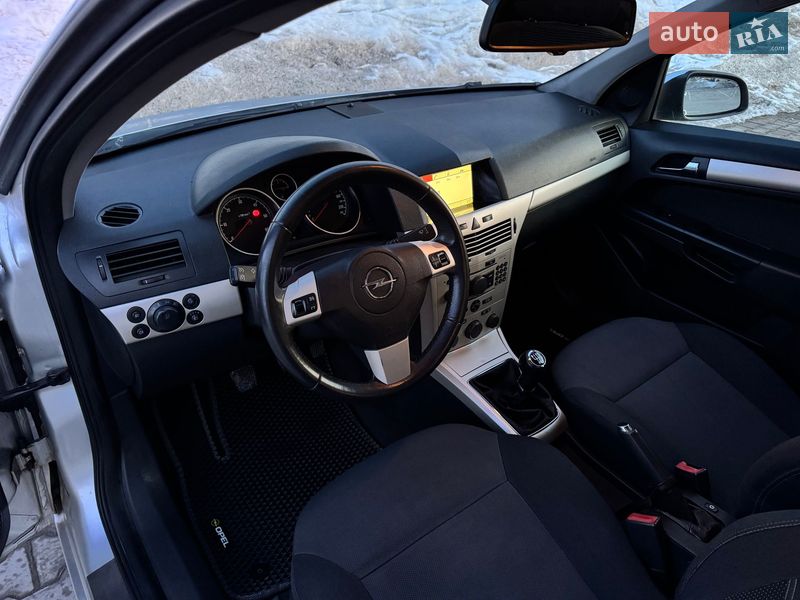 Універсал Opel Astra 2008 в Тернополі