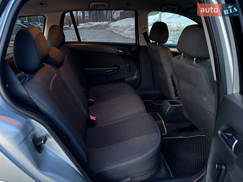 Універсал Opel Astra 2008 в Тернополі