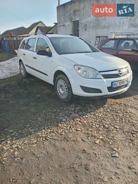 Универсал Opel Astra 2008 в Рожище
