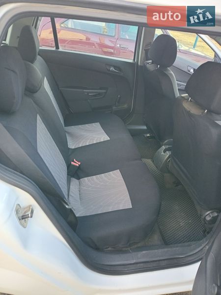 Универсал Opel Astra 2008 в Рожище