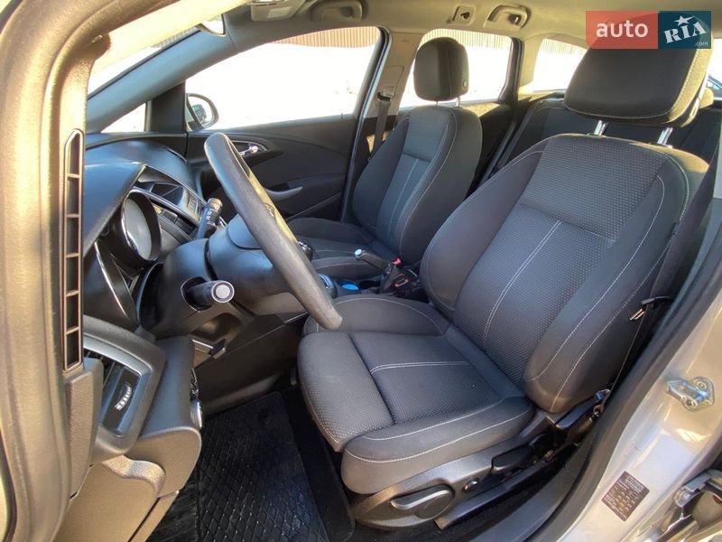 Универсал Opel Astra 2013 в Тернополе