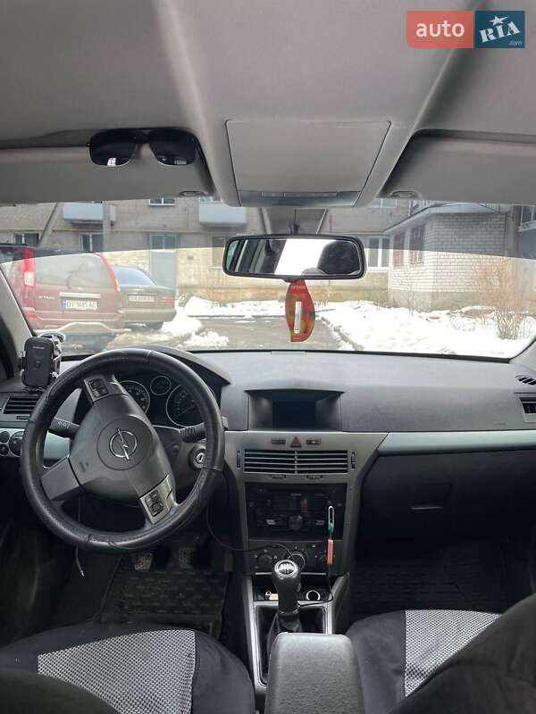 Универсал Opel Astra 2005 в Светловодске