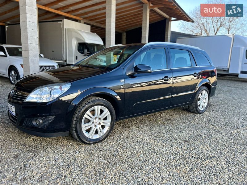 Универсал Opel Astra 2009 в Хусте
