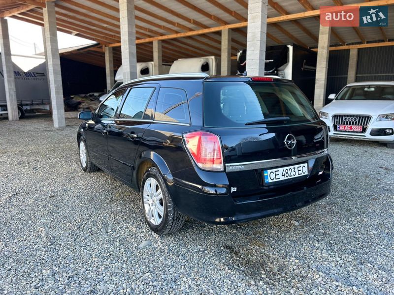 Универсал Opel Astra 2009 в Хусте