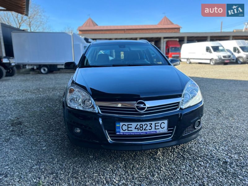 Универсал Opel Astra 2009 в Хусте