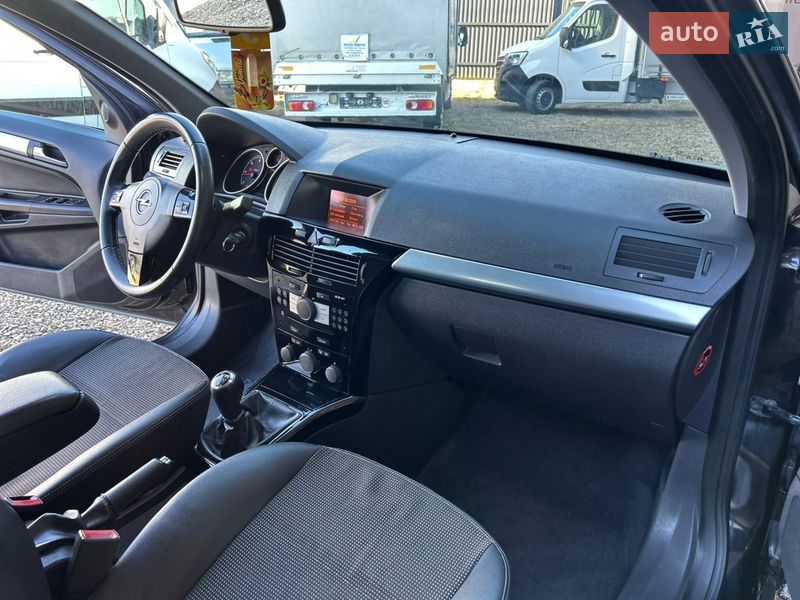 Универсал Opel Astra 2009 в Хусте