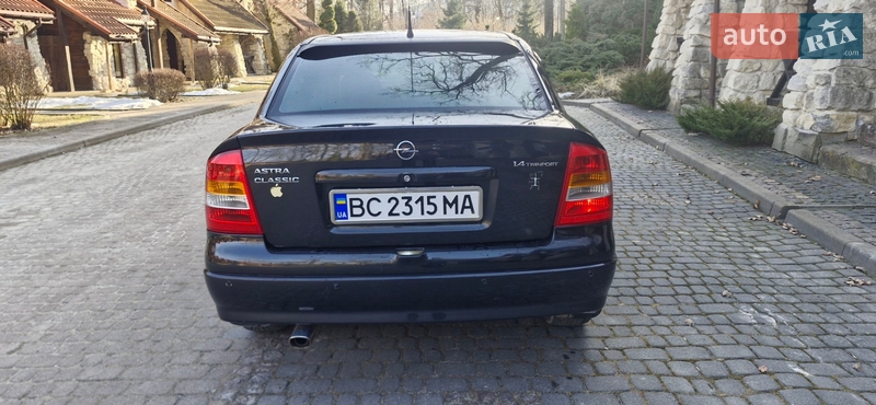 Седан Opel Astra 2006 в Львове