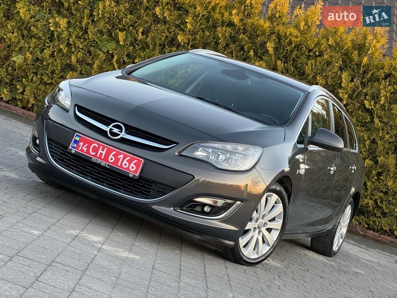 Универсал Opel Astra 2013 в Стрые