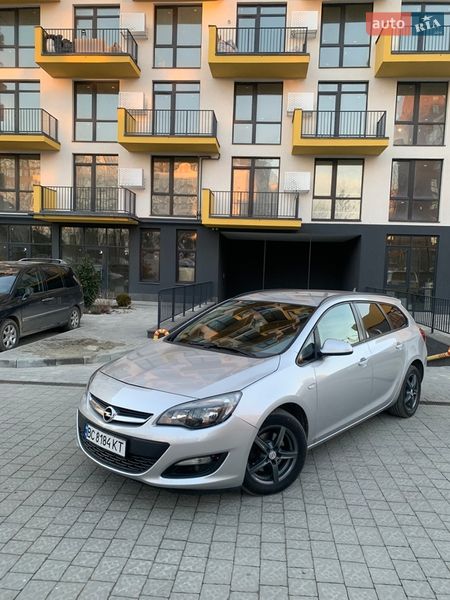 Универсал Opel Astra 2013 в Львове