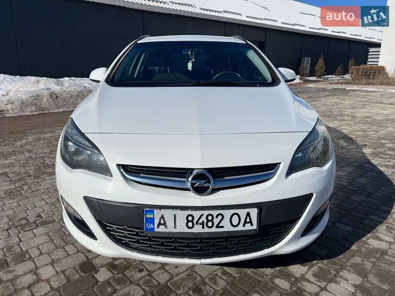 Универсал Opel Astra 2015 в Житомире