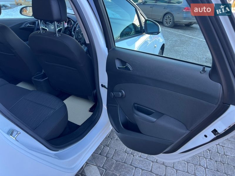 Универсал Opel Astra 2015 в Житомире