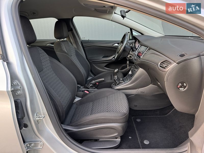 Універсал Opel Astra 2017 в Луцьку