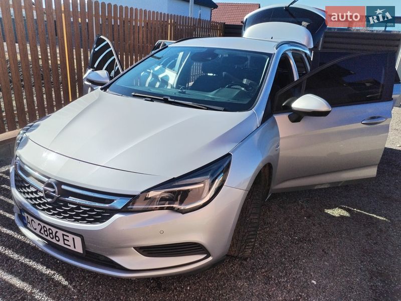 Универсал Opel Astra 2018 в Луцке