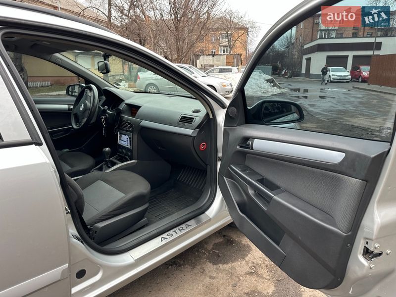 Универсал Opel Astra 2005 в Черкассах