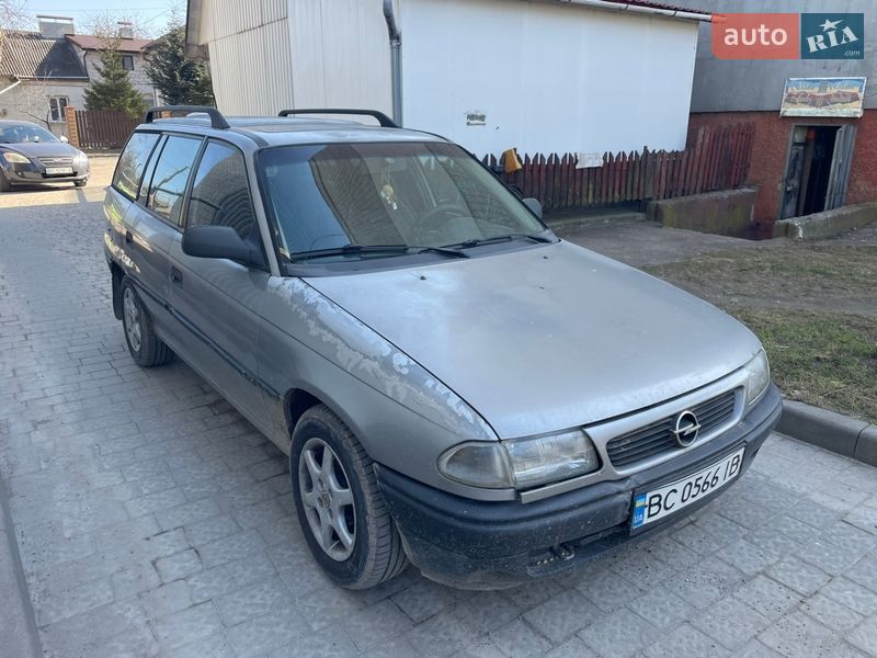 Універсал Opel Astra 1995 в Львові
