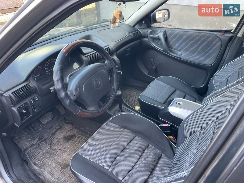 Універсал Opel Astra 1995 в Львові