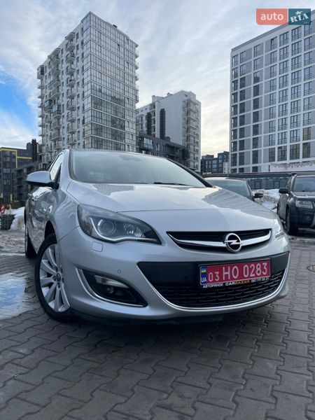 Хэтчбек Opel Astra 2013 в Львове