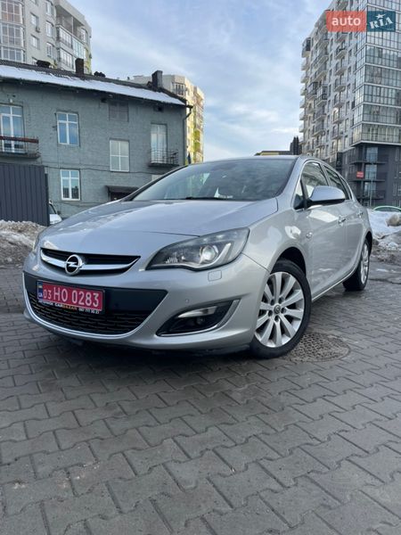 Хэтчбек Opel Astra 2013 в Львове