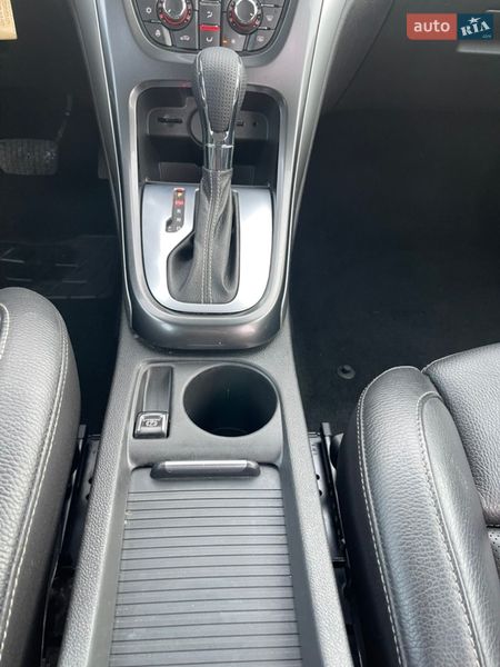 Хэтчбек Opel Astra 2013 в Львове