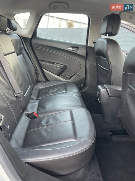 Хэтчбек Opel Astra 2013 в Львове