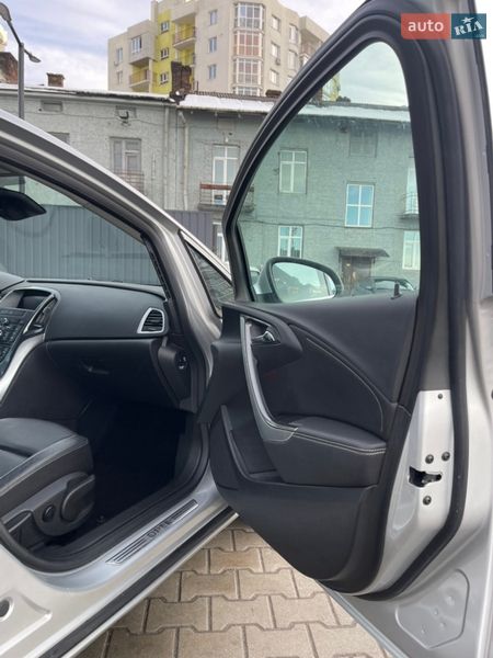 Хэтчбек Opel Astra 2013 в Львове