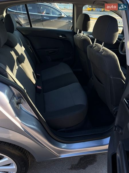 Хэтчбек Opel Astra 2005 в Черкассах