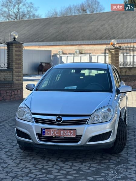 Хэтчбек Opel Astra 2007 в Лубнах