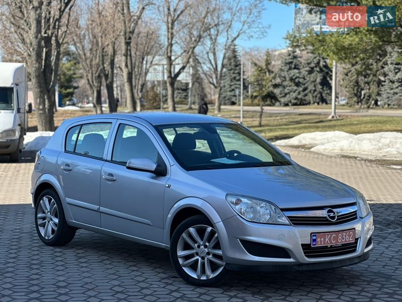 Хэтчбек Opel Astra 2007 в Лубнах
