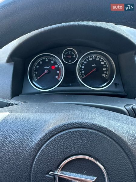 Хэтчбек Opel Astra 2007 в Лубнах