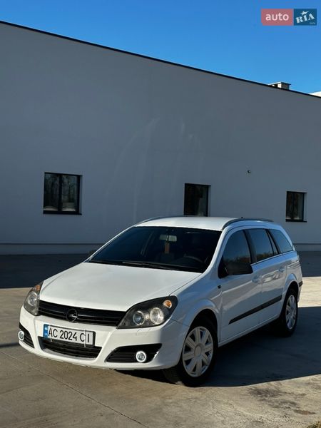 Універсал Opel Astra 2005 в Луцьку