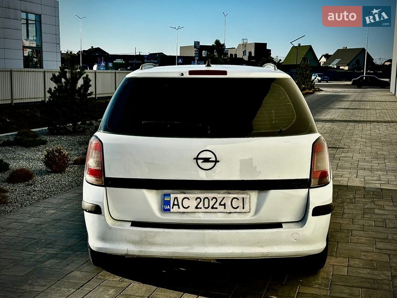 Універсал Opel Astra 2005 в Луцьку