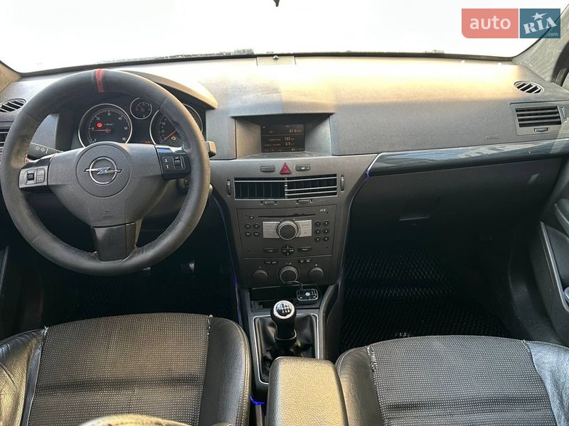 Універсал Opel Astra 2005 в Луцьку