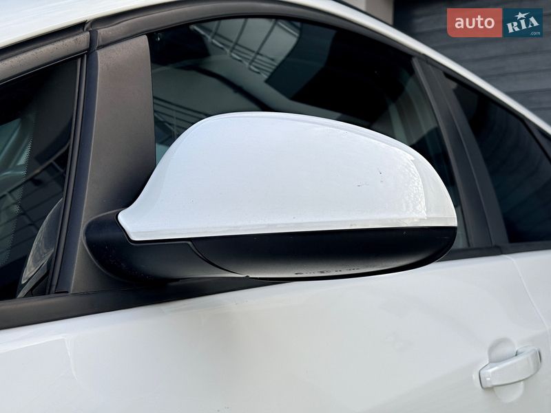 Универсал Opel Astra 2011 в Дрогобыче