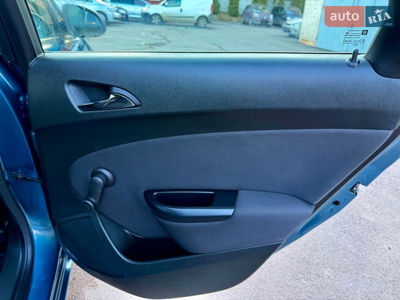 Универсал Opel Astra 2013 в Ровно