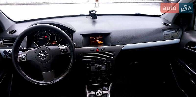 Универсал Opel Astra 2006 в Полтаве