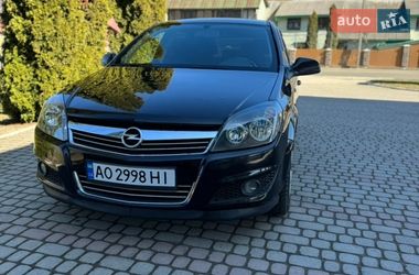 Универсал Opel Astra 2011 в Тячеве